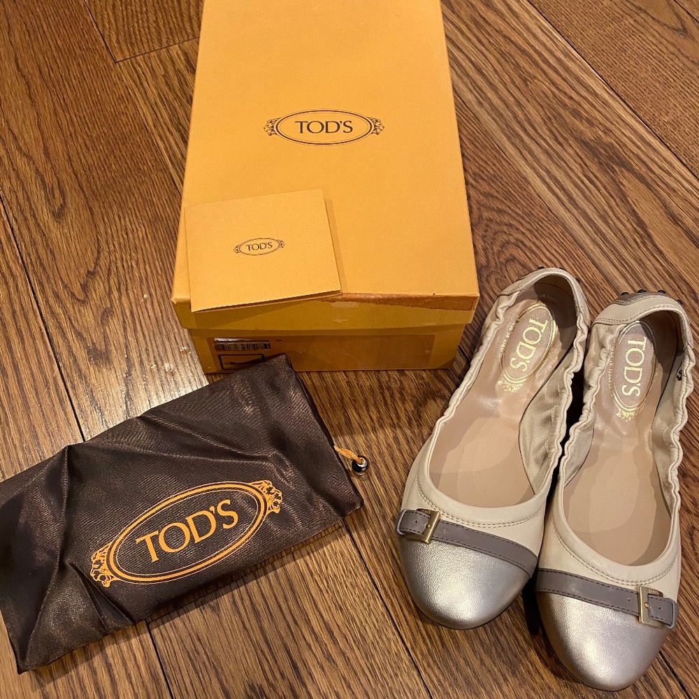 Tod’s Ballet Flats – Taupe/Gold Cap Toe – Size 6.5 – NEW IN BOX